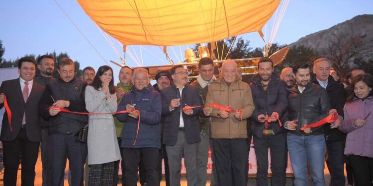 Büyükelçiler Kayseri'deki Soğanlı Vadisi'ni ziyaret etti