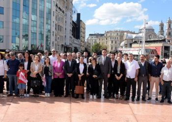 CHP'nin 100. kuruluş yıldönümü Taksim’de kutlandı