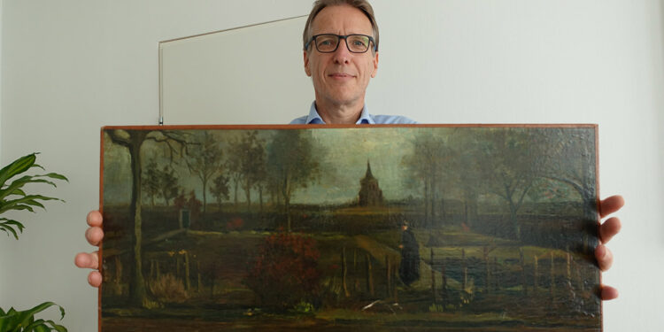 Çalınan Van Gogh tablosu müzeye geri döndü