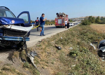 Çanakkale'de otomobiller çarpıştı: 2 ölü, 5 yaralı