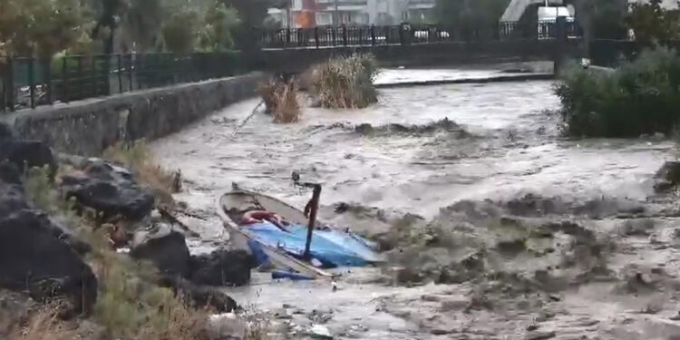 Çanakkale'de sağanak yağış etkili oldu