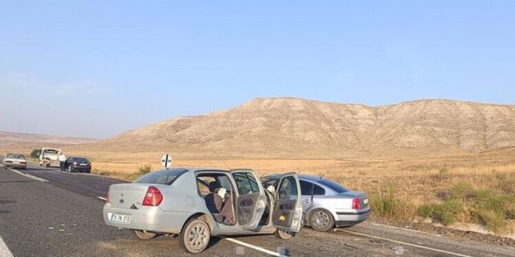 Çankırı'da otomobiller çarpıştı: 1 ölü, 7 yaralı