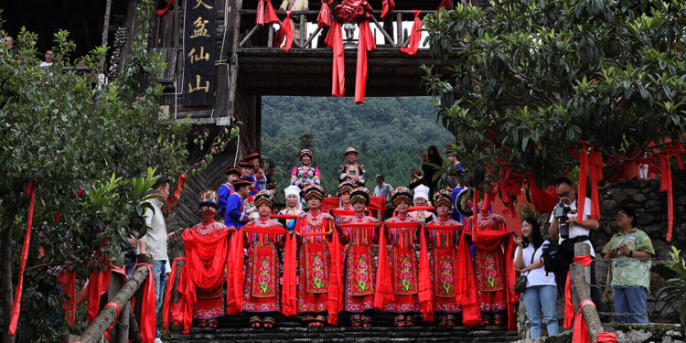 Çin’in Shiyi köyünde büyük değişim