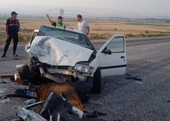 Çorum'da otomobiller çarpıştı: 2 ölü, 5 yaralı