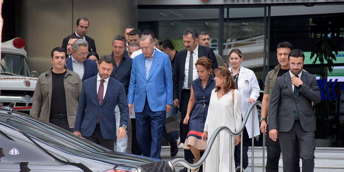 Cumhurbaşkanı Erdoğan Sabancı çiftini ziyaret etti