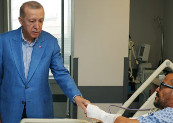 Cumhurbaşkanı Erdoğan Sabancı çiftini ziyaret etti