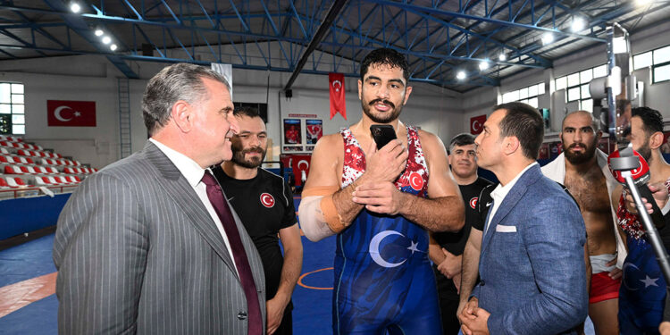 Cumhurbaşkanı Erdoğan Taha Akgül ile görüştü