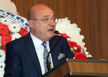 Değişimciler arasında bir vekalet savaşı veriliyor