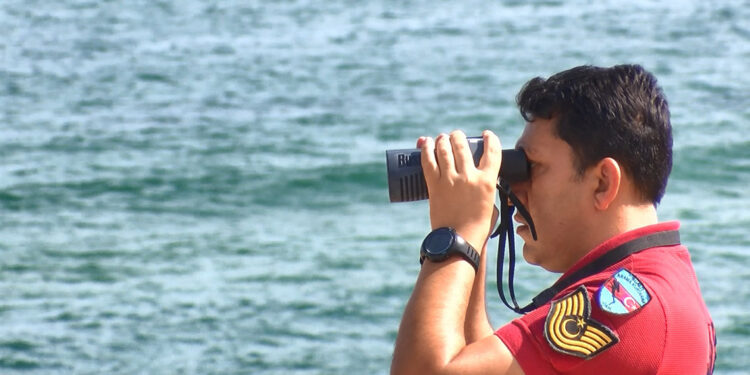 Denizde kaybolan Berat'ı arama çalışmaları sürüyor