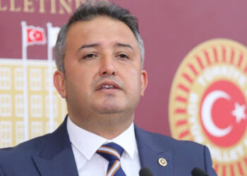 Deprem bölgesinde yeterli konut yapılmıyor