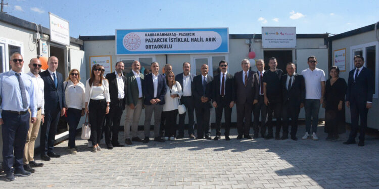 Depremde yıkılan okul yerine konteyneri yapıldı