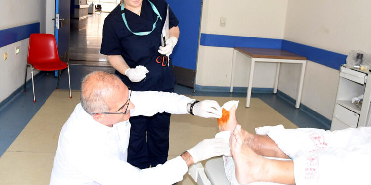 'Diyabetik ayak; ayakta duranlarda daha sık görülüyor'