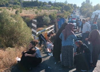 Elazığ'da patpat devrildi: 3'ü ağır, 14 yaralı