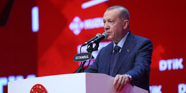 Erdoğan, Dünya Türk İş Konseyi 10'uncu Kurultayı'na katıldı