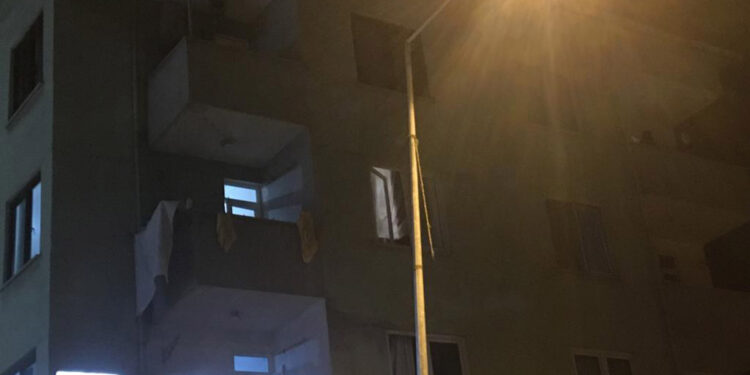 Eşi ve kızını rehin alan şüpheli gözaltına alındı