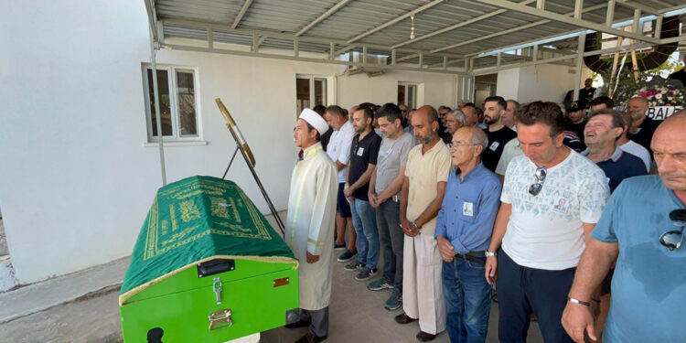 Eski TVF Başkanı Teoman Yazgan toprağa verildi