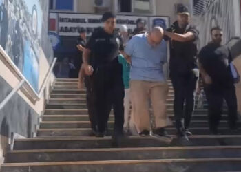 FETÖ'den ihraç profesörün 'cinsel istismar' oyunu