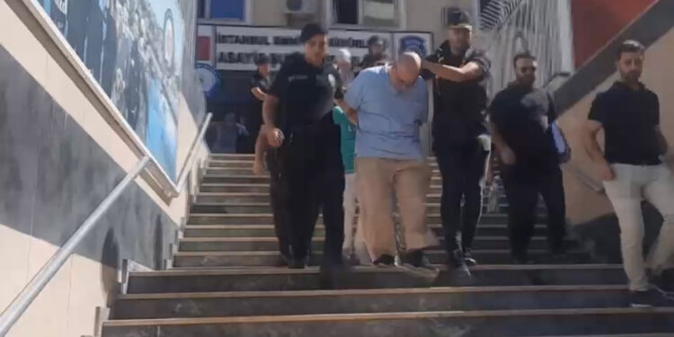 FETÖ'den ihraç profesörün 'cinsel istismar' oyunu 