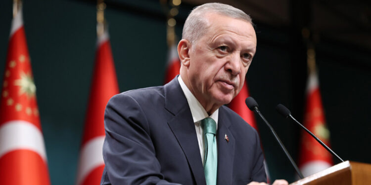 Gençlere 5 bin 500 liraya kadar teknolojik cihaz desteği vereceğiz