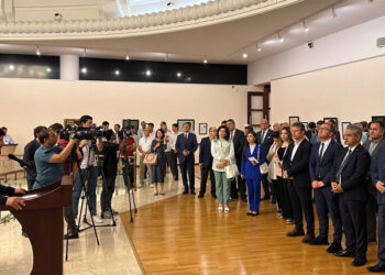 Hat Eserleri Sergisi Özbekistan ile yurt dışına açıldı
