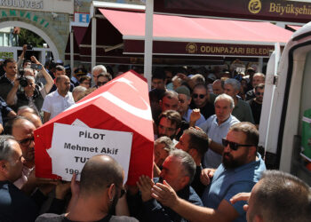 Helikopter kazasında ölen pilot, toprağa verildi