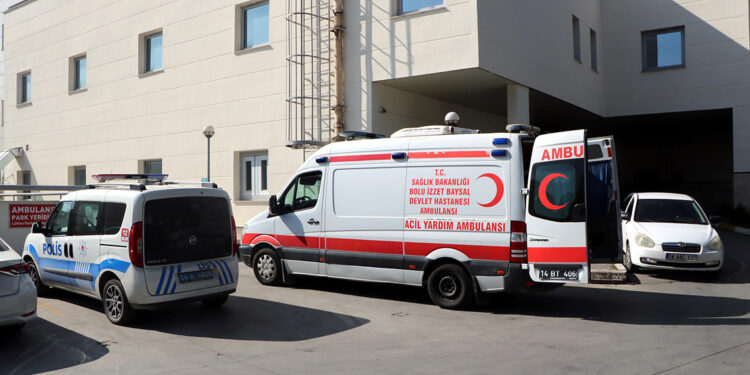 Huzurevinde yemekten zehirlenenlerden 4’ü yoğun bakıma alındı