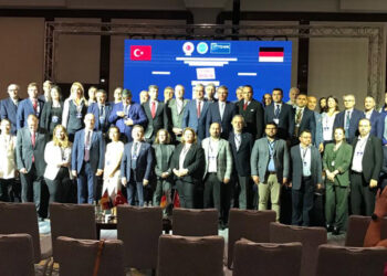 İstanbul Ekonomi Zirvesi Berlin'de anlatıldı
