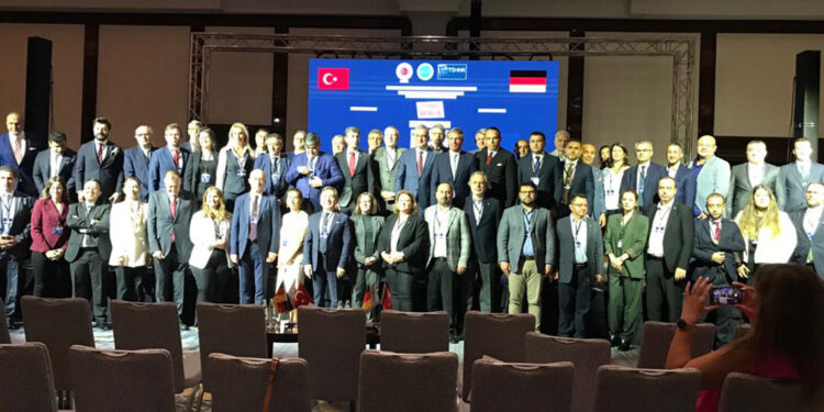 İstanbul Ekonomi Zirvesi Berlin'de anlatıldı