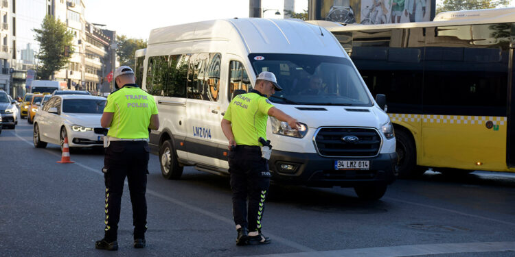 İstanbul'da okul servislerine denetim