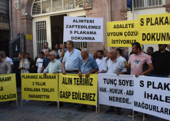 İzmir'de 'S plaka' sahiplerinden atletli eylem