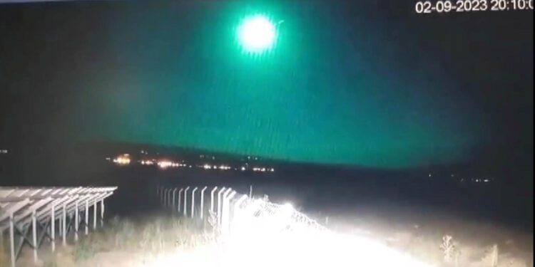 Kahramanmaraş'ta gökyüzünü aydınlatan esrarengiz ışık