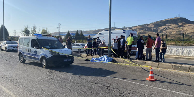 Kaldırıma çarpan motosikletteki lise öğrencileri öldü