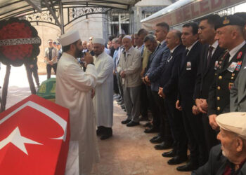 Kalp krizinden ölen albay, son yolculuğuna uğurlandı