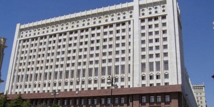 Karabağ'daki Ermenilere 60 ton yakıt gönderildi