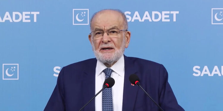 Karamollaoğlu: Eğitim açığı, hiçbir şeyle ikame edilemez