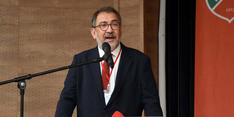 Karşıyaka'ya Turgay Büyükkarcı'dan dava