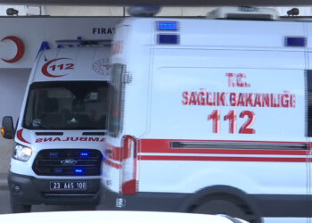 Kavgada husumetlilerinin üzerine kızgın yağ döktü