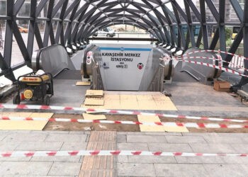Kayaşehir Metro istasyonunda temizlik çalışmaları başladı