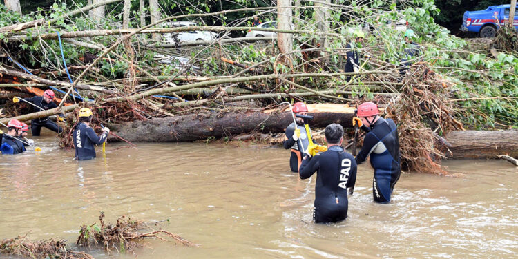 Kırklareli'de selde ölenlerin sayısı 3'e yükseldi, 3 kayıp aranıyor