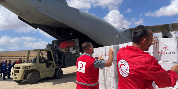 Kızılay, Libya'da yardım çalışmalarına başladı