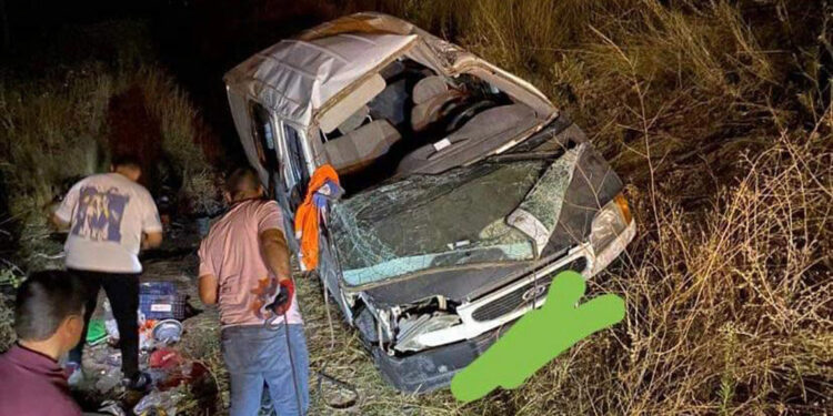 Kütahya'da minibüs ile otomobil çarpıştı: 9 yaralı 