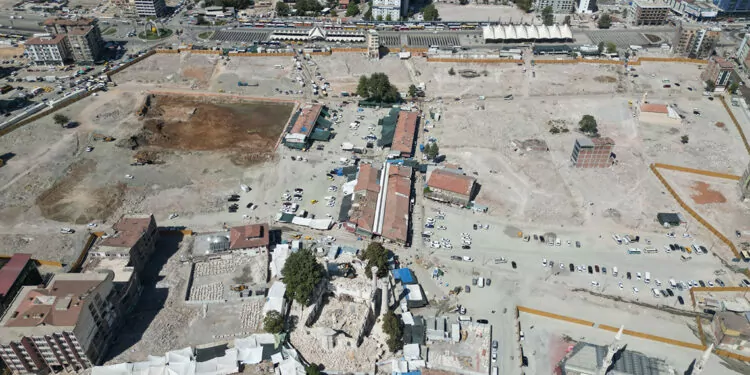 Malatya'da binaların enkazı kalktıkça boş alanlar büyüyor