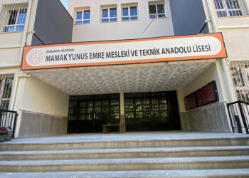 Mamak'ta öğrencilerin okul çıkış saati 21.45'i buldu