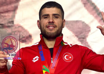 Milli güreşçi Sinan Sadak 5’inci kez dünya şampiyonu oldu