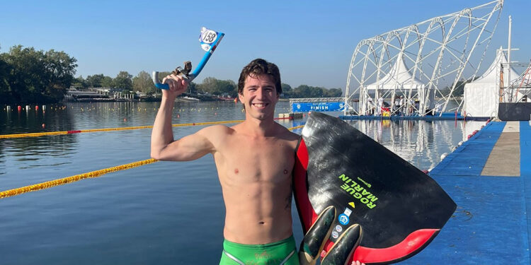 Milli yüzücü Derin Toparlak, Sırbistan’da altın madalya kazandı