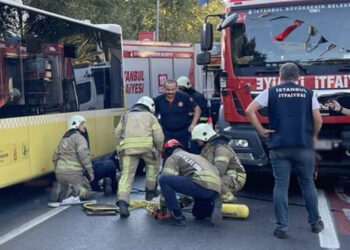 Motosiklet iett otobüsüne çarptı; hamile kadın öldü