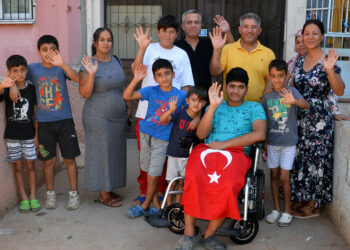 Mustafa’ya çalınan akülü sandalyesinin yerine yenisi verildi