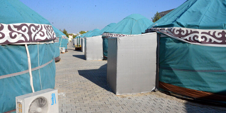 Öğrenciler, kampüse kurulacak çadırlarda kalacak