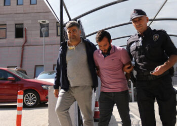 Okul bahçesinde 4 öğretmeni darbeden şüpheli tutuklandı