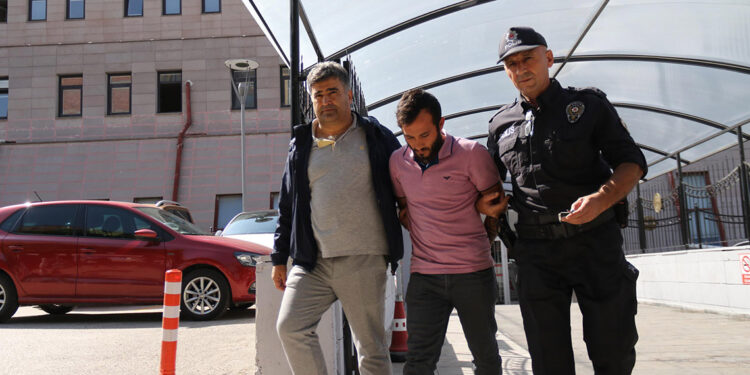 Okul bahçesinde 4 öğretmeni darbeden şüpheli tutuklandı